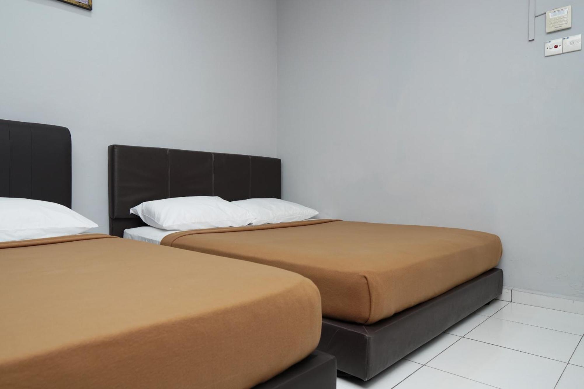 Hotel Sixty Nine Johor Bahru Esterno foto