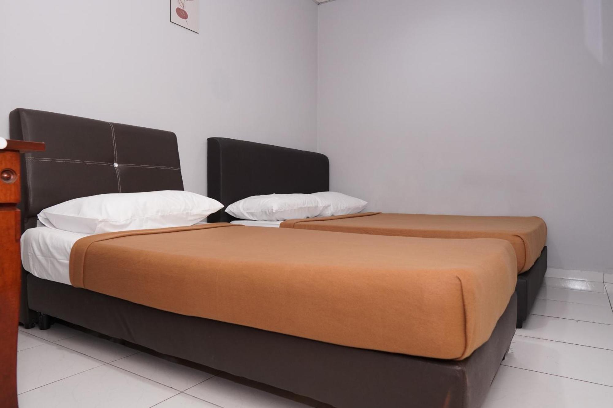 Hotel Sixty Nine Johor Bahru Esterno foto