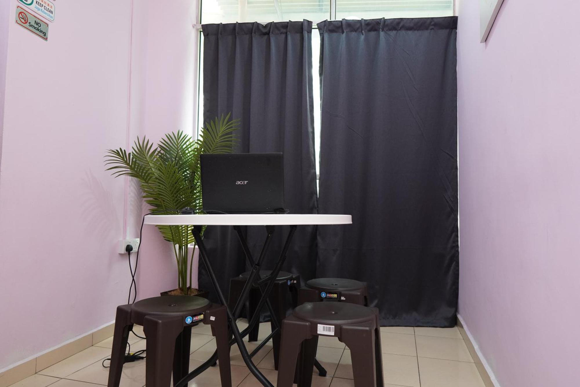 Hotel Sixty Nine Johor Bahru Esterno foto